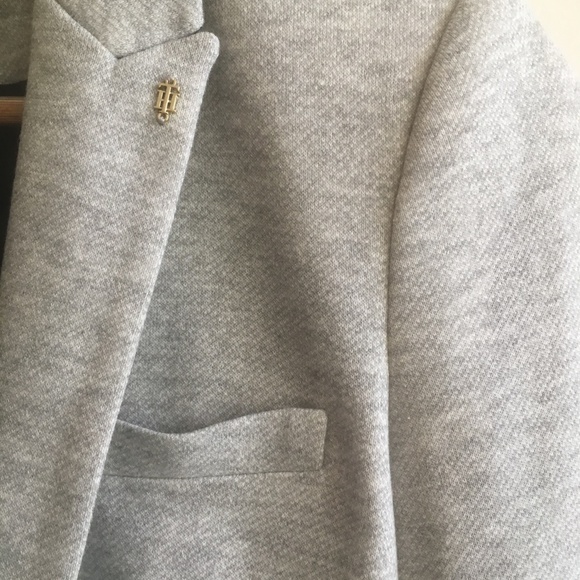 Tommy Hilfiger NWOT Grey Blazer with shoulder pads in sz 6 - Picture 3 of 7